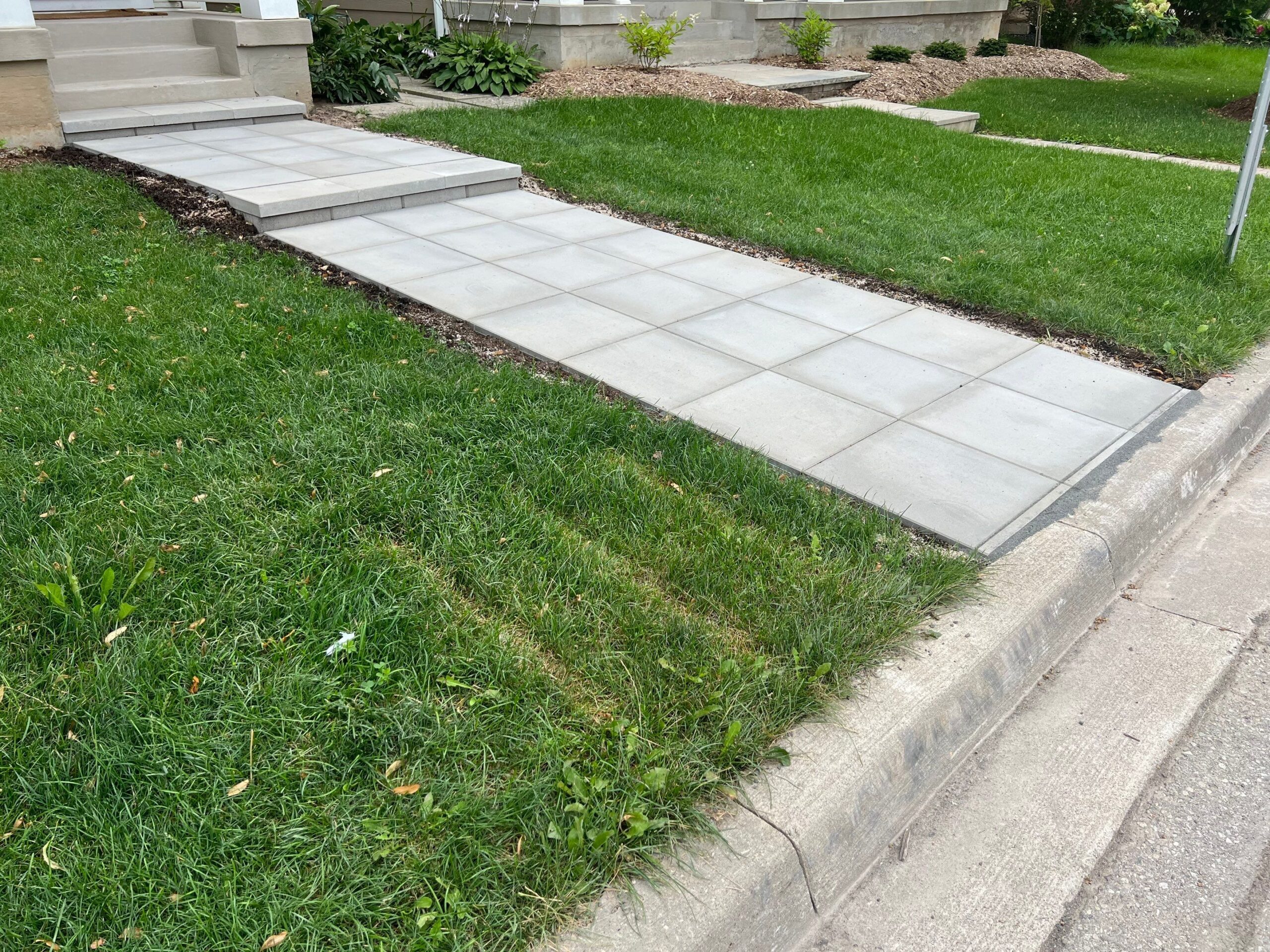 Para 500 x 500 Modern Interlocking Walkway